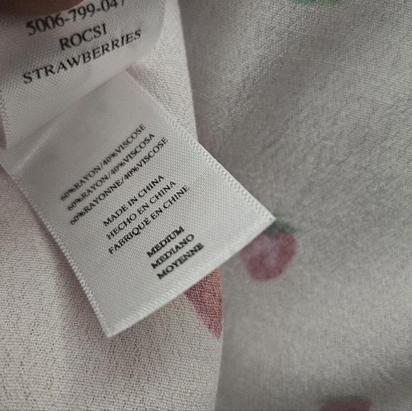 Rails Rocsi Pink Strawberries Long Sleeve Button Down Top Size M Medium - Picture 8 of 8